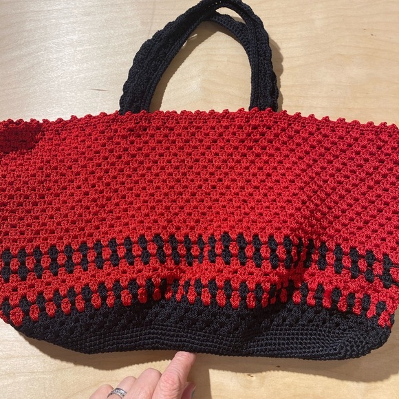 Handcrafted Red and Black Crochet Tote Bag (IY) - Picture 10 of 10
